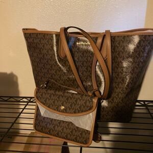 MICHAEL KORS Eliza Large East West Open Snap Tote Bag Purse